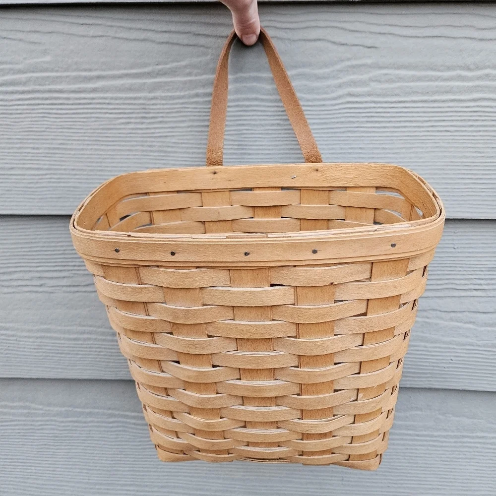 1995 Longaberger Handwoven Hanging Tall Key Mail Basket Leather Strap Vintage